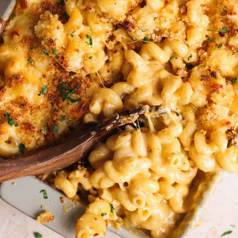 Crispy Baked Mac And Cheese With Breadcrumb Topping