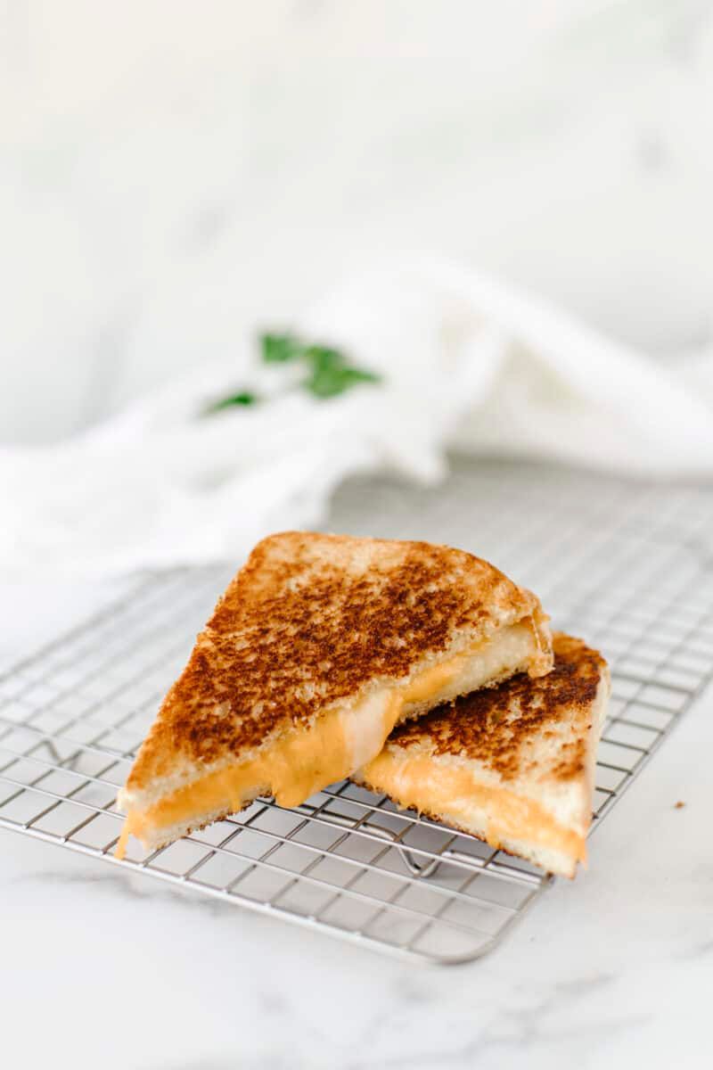 Michigan – Grilled Cheese with Michigan White Cheddar