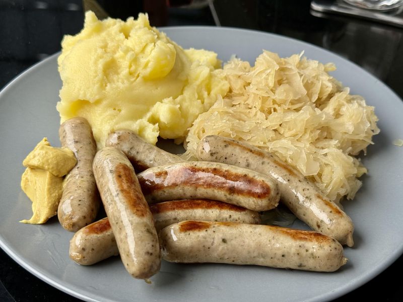 Nürnberger Sausages with Mashed Potatoes