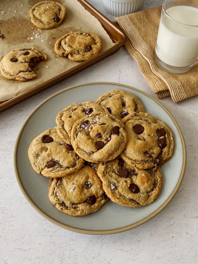 Almond Flour Chocolate Chip Cookies