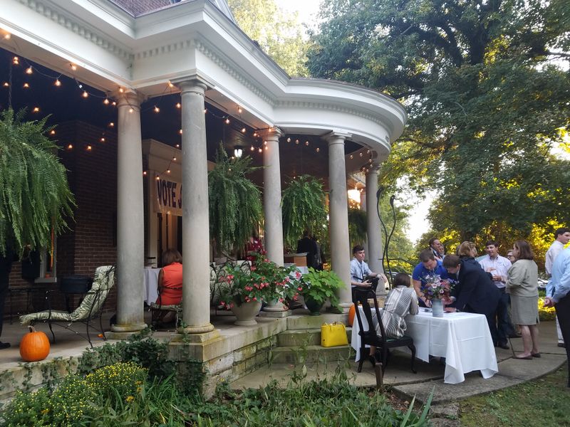 Kentucky: Holly Hill Inn