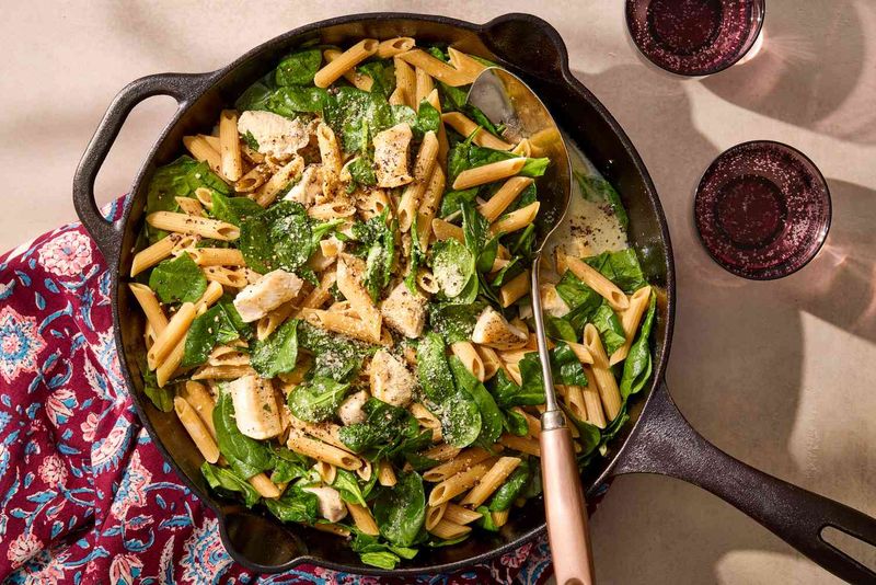 One-Pot Whole Wheat Pasta with Chicken and Spinach