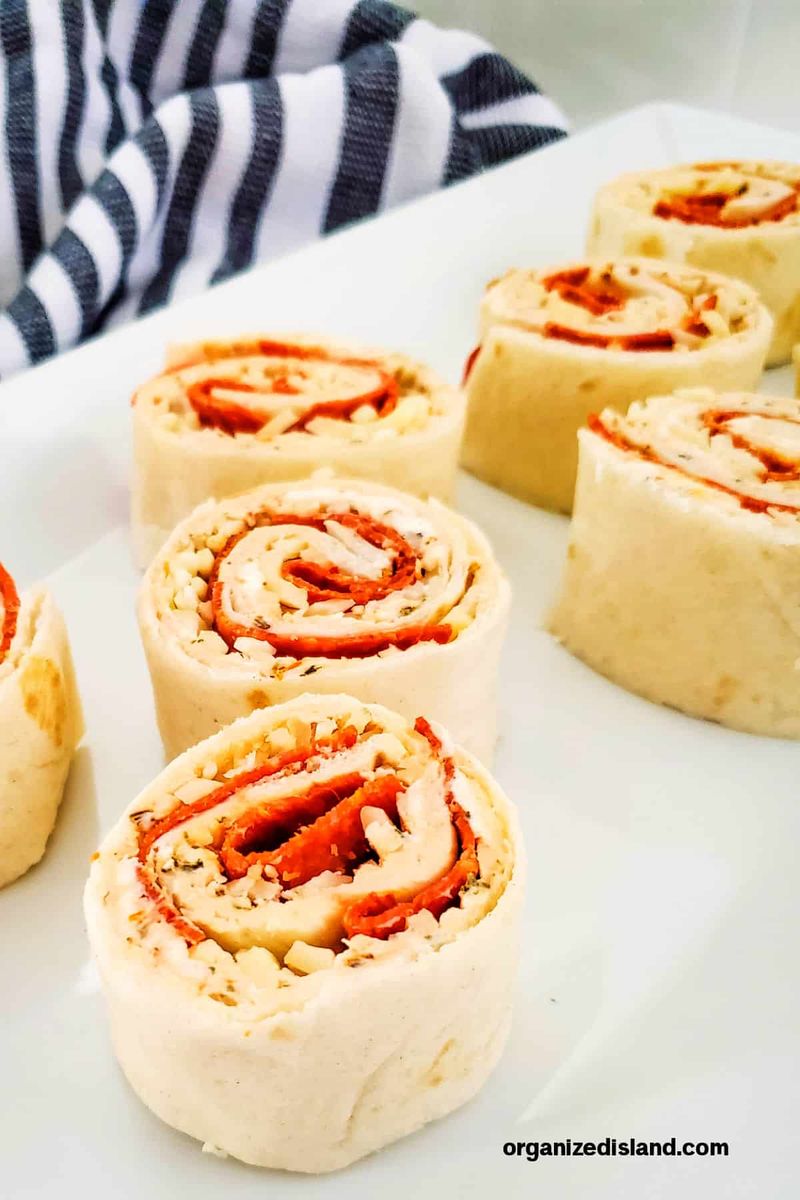 Pepperoni Pizza Roll-Ups