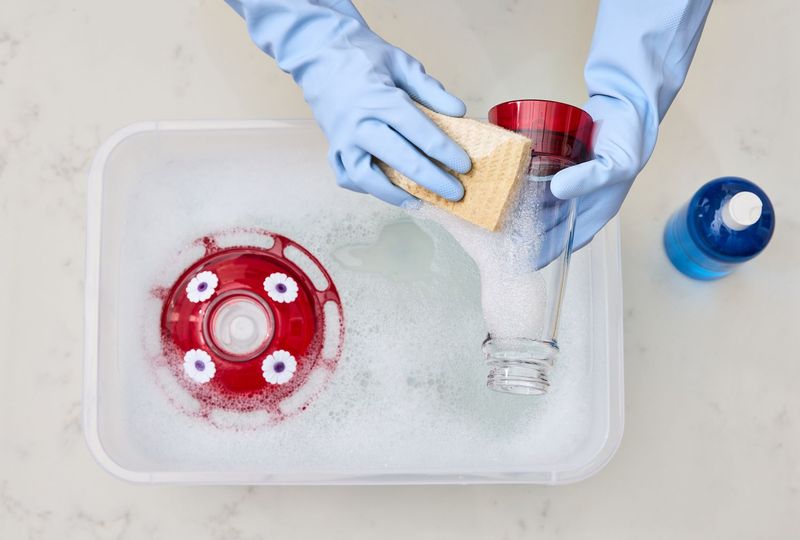 Keep the Feeder Spotlessly Clean