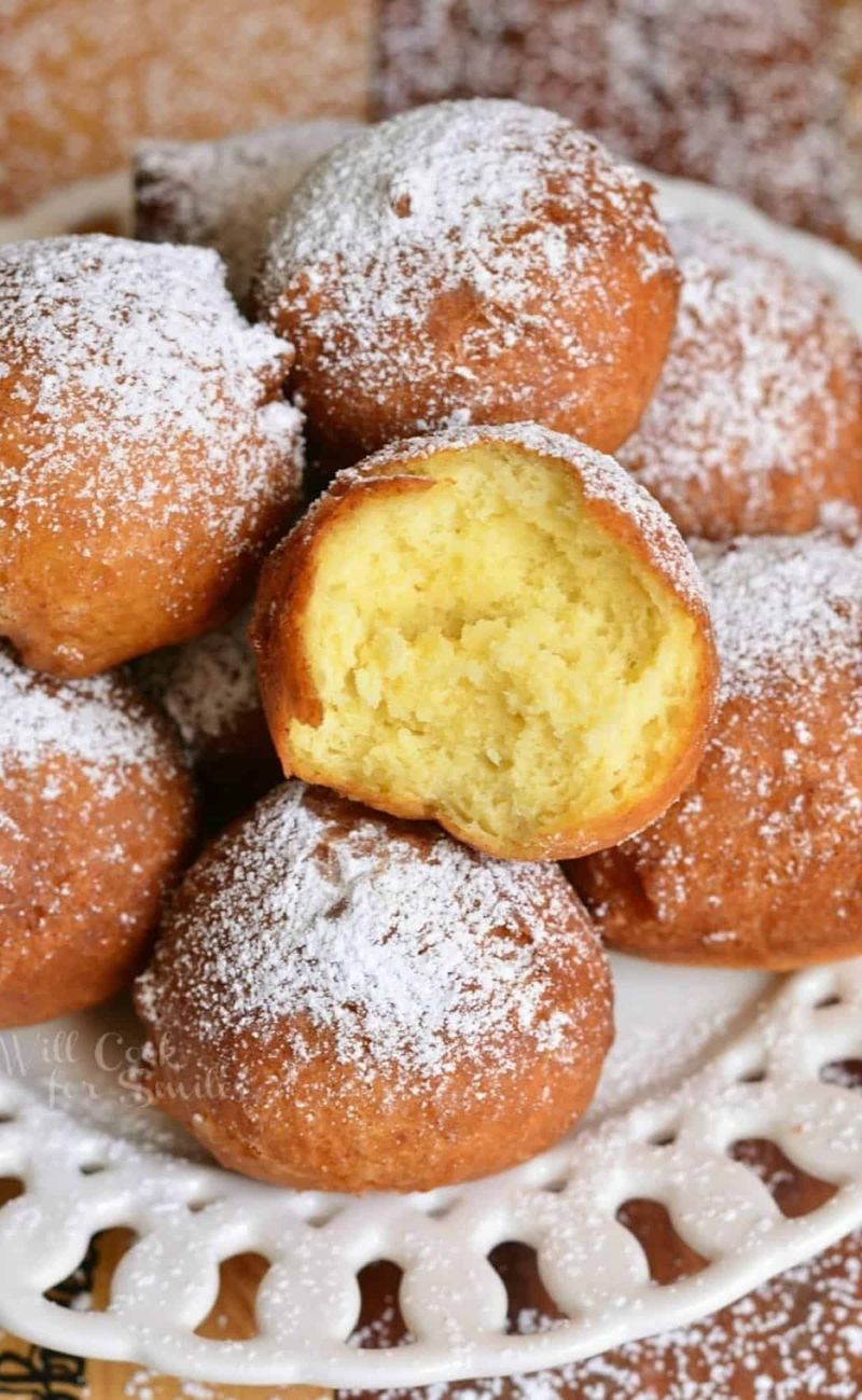 Keto Italian Zeppole (Low-Carb Doughnuts)