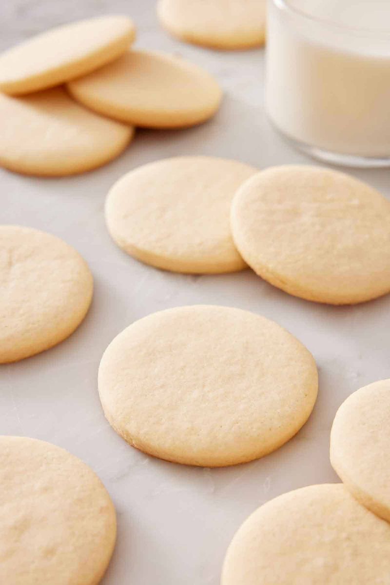Sugar Cookies (Plain or Lightly Frosted)
