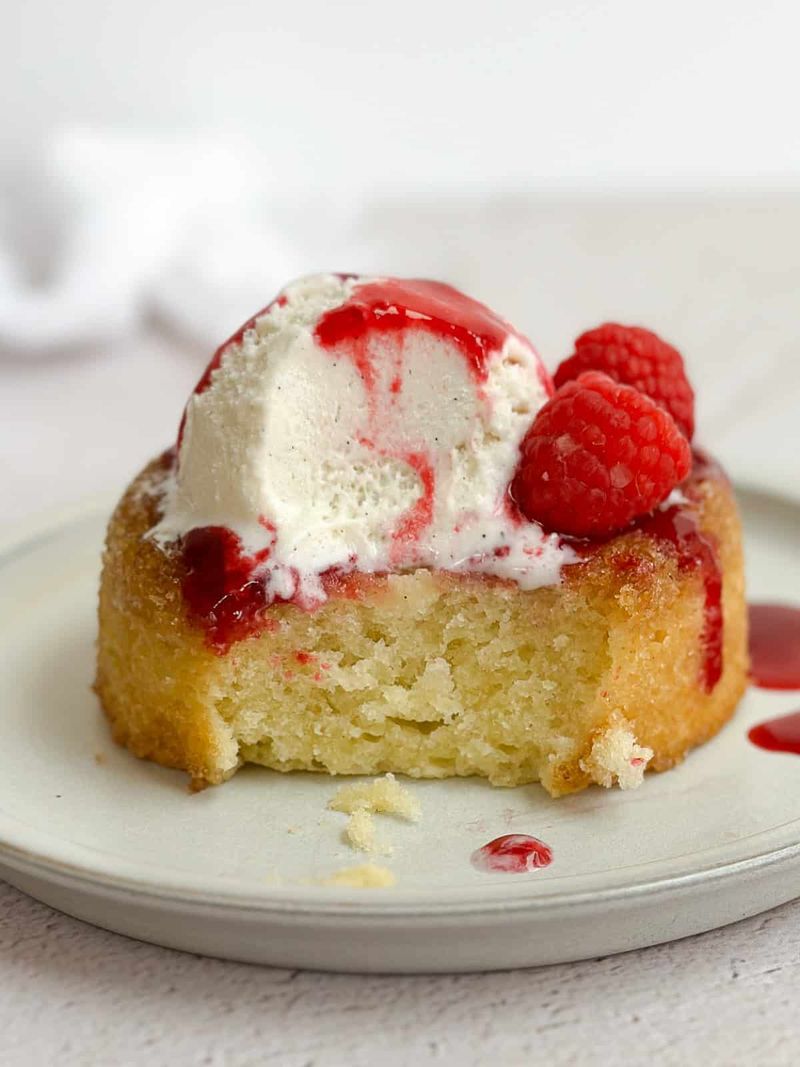 Mastro's Steakhouse Warm Butter Cake