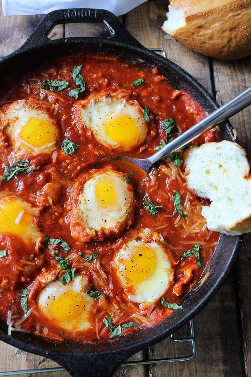 Marinara Eggs (Eggs In Purgatory)