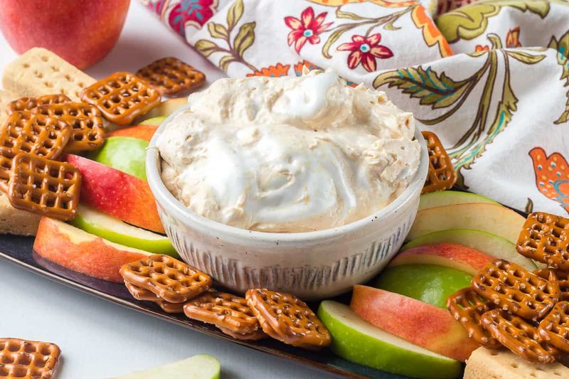 Fluffernutter dessert dip with graham crackers