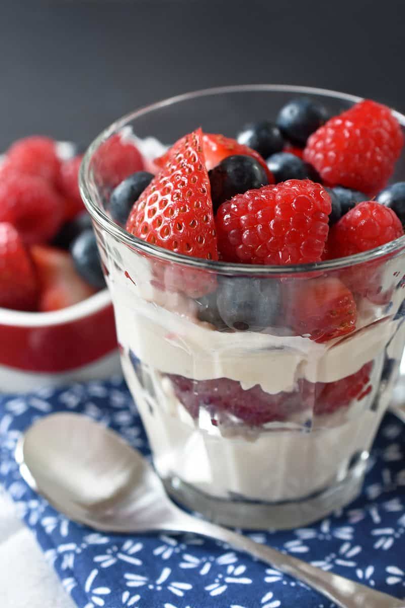 Vanilla Pudding Parfait with Fresh Berries