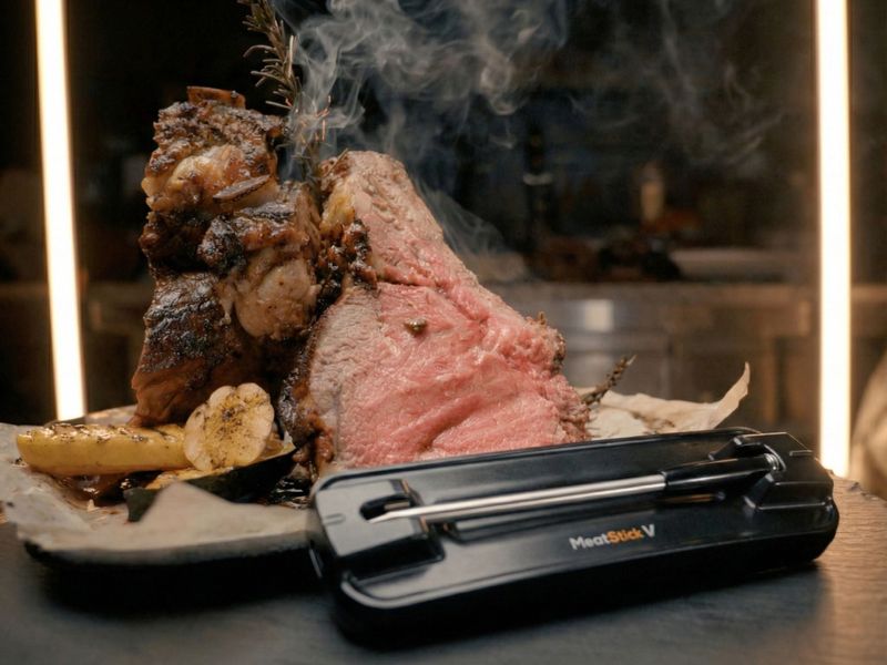 Rare or medium-rare carving station meats