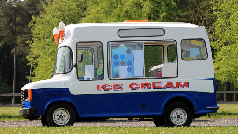 Viennetta (everyday freezer-aisle era)