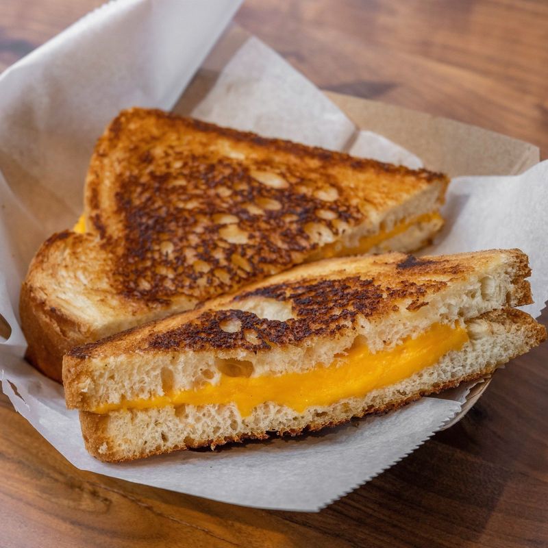 Massachusetts – Sharp Cheddar on Boston Brown Bread