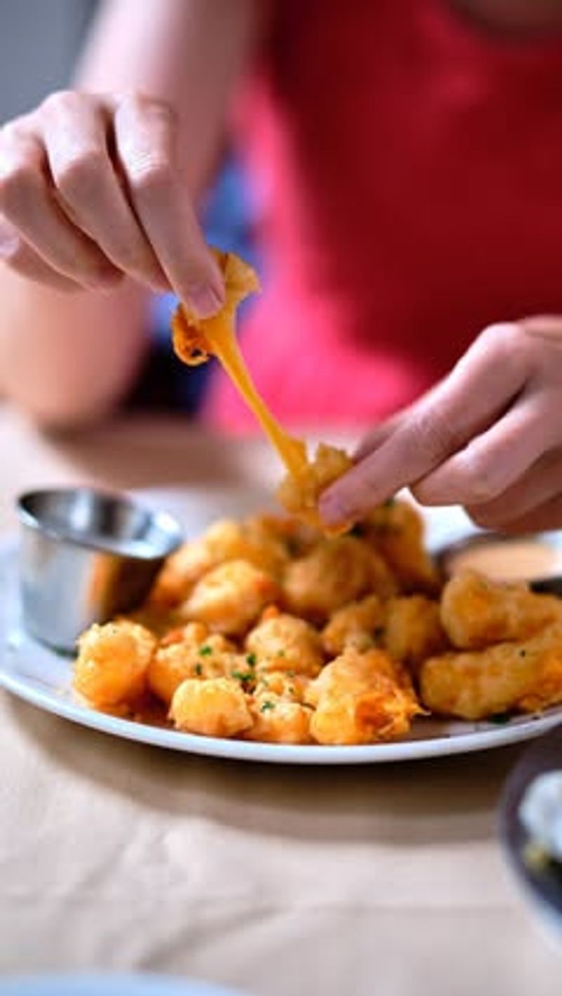 Wisconsin Fried Cheese Curds (Wisconsin)