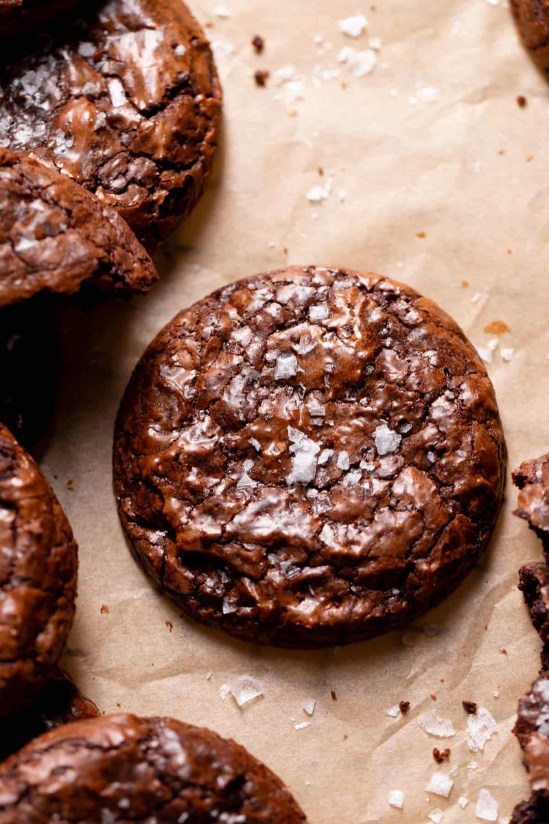 Brownie crinkle cookies