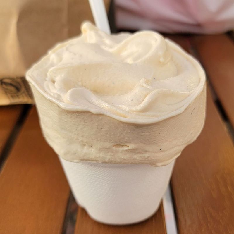 Vanilla Frosty Espresso Ripple
