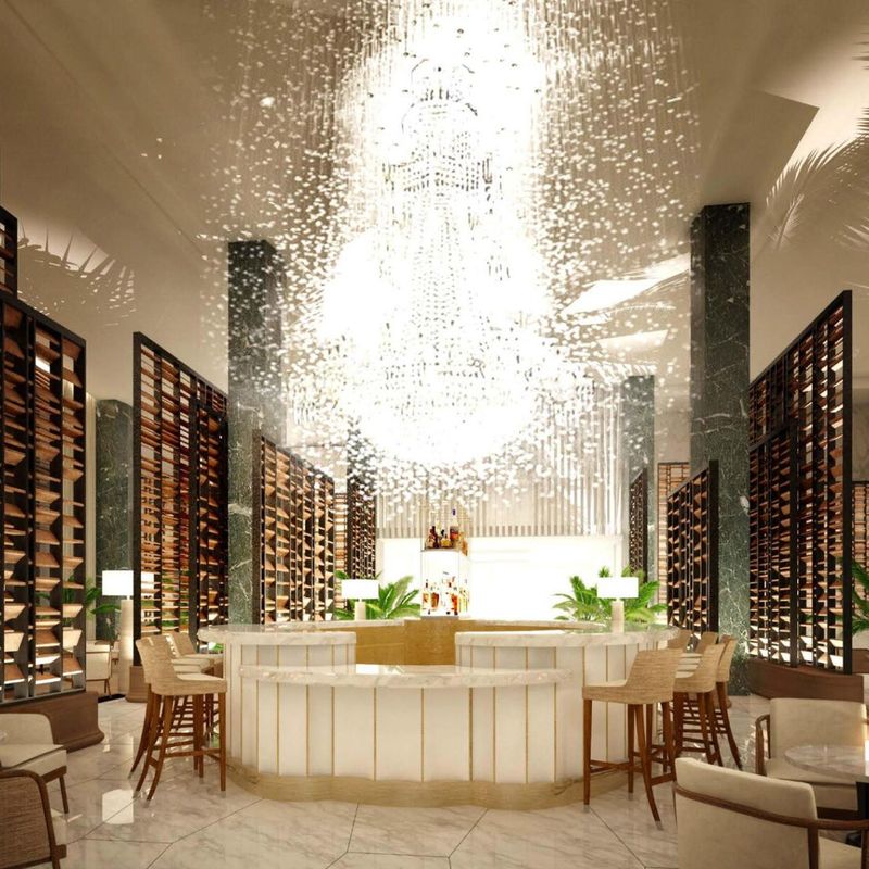 Chandelier Bar at Four Seasons