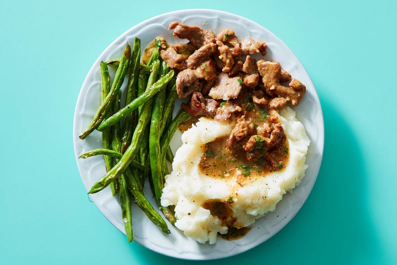 Garlic Butter Steak Bites and Green Beans