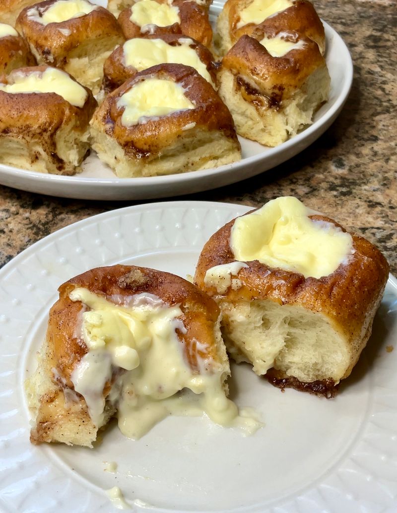 King’s Hawaiian Cinnamon Rolls