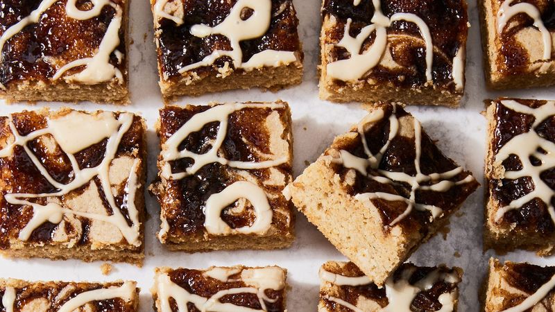 Chai-Spiced Snickerdoodle Blondies