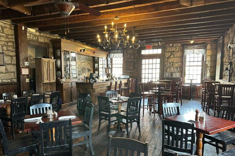 Rustic Atmosphere That Transports You To Simpler Times