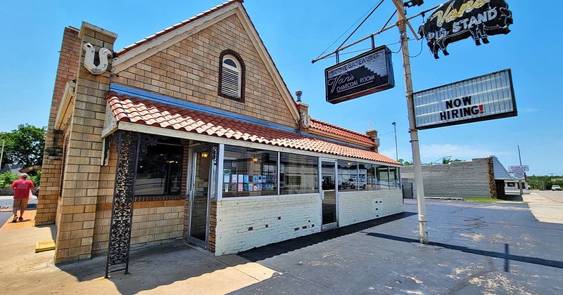 Van's Pig Stand — Shawnee