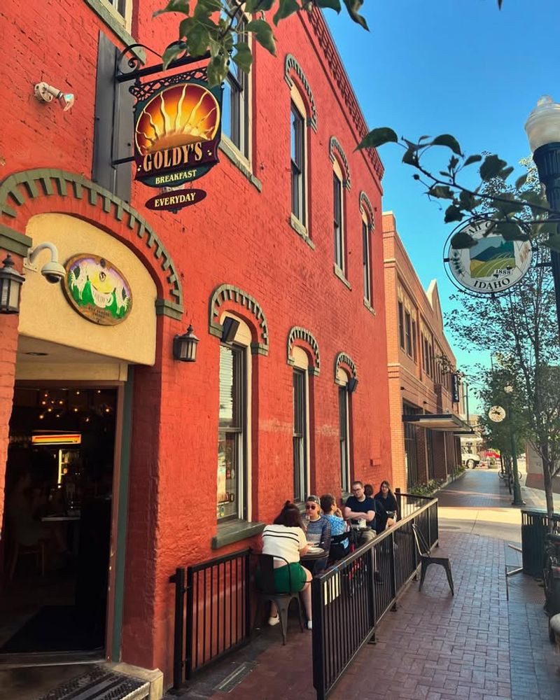 Goldy’s Breakfast Bistro