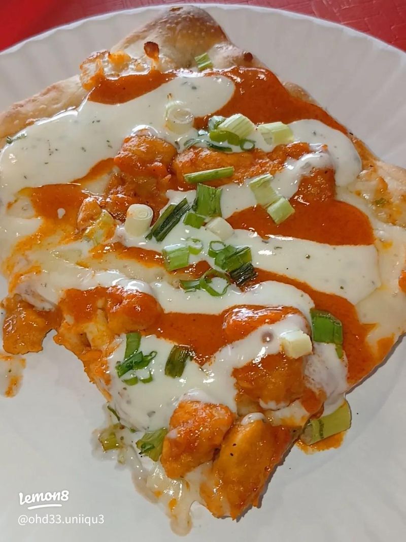 UNEXPECTED: 7-Eleven Buffalo Chicken Pizza