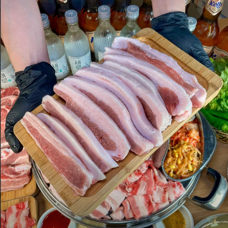 Hangjeongsal (pork jowl)