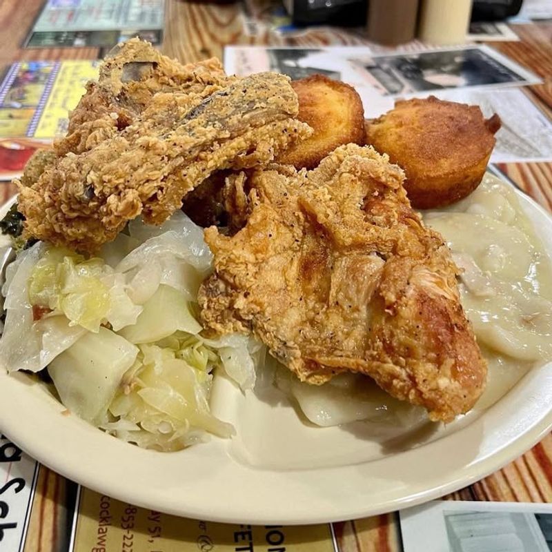 Mama Hamil's (Mississippi)