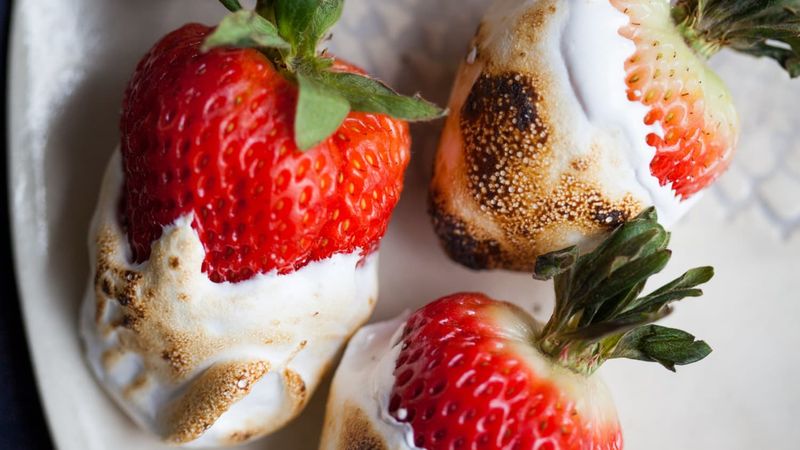 Marshmallow Chocolate-Dipped Strawberries
