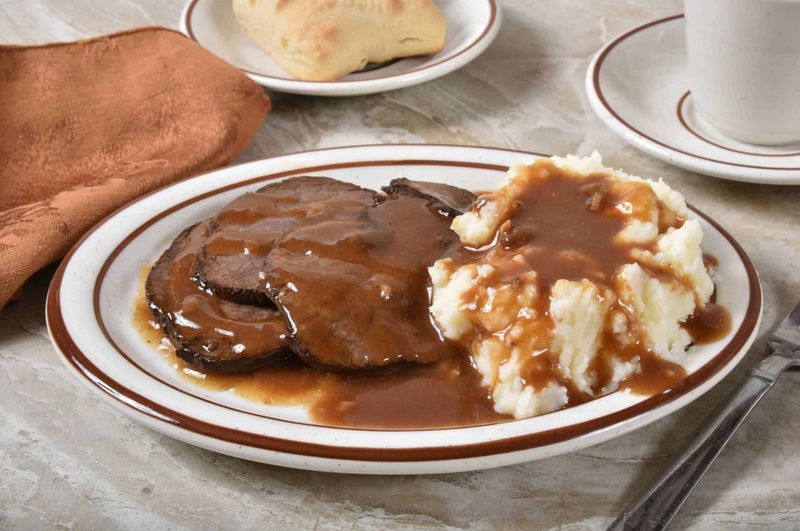 Mashed Potatoes With Gravy