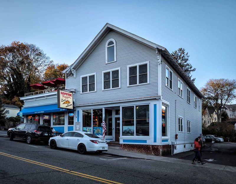 Mystic Pizza (Connecticut)