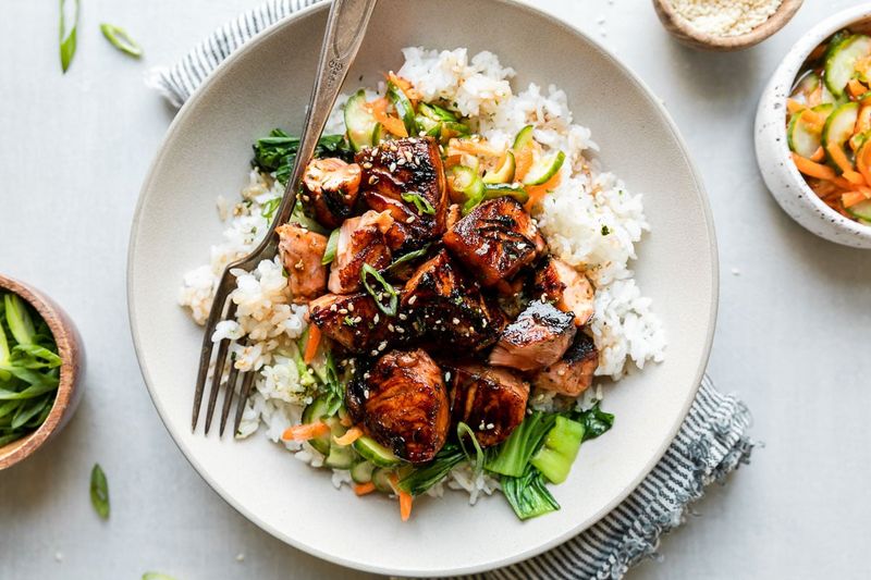 Salmon With Rice and a Quick Sauce