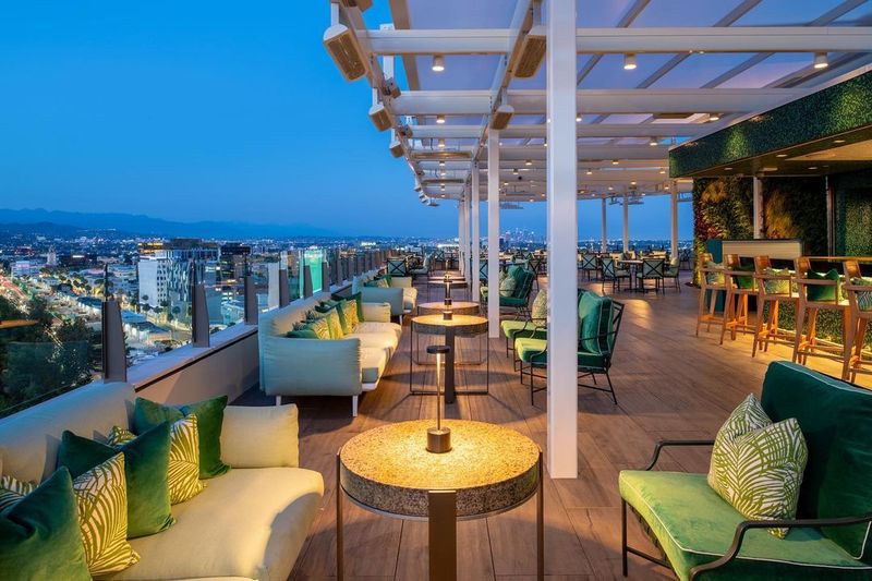 The Rooftop Beverly Hills: Luxury Dining at Waldorf Astoria
