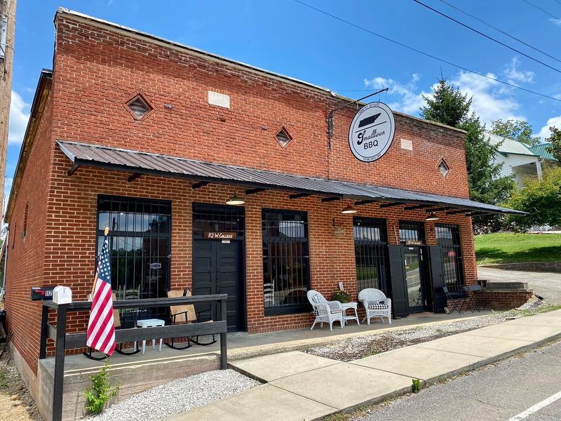 Small Town BBQ (Friendsville)