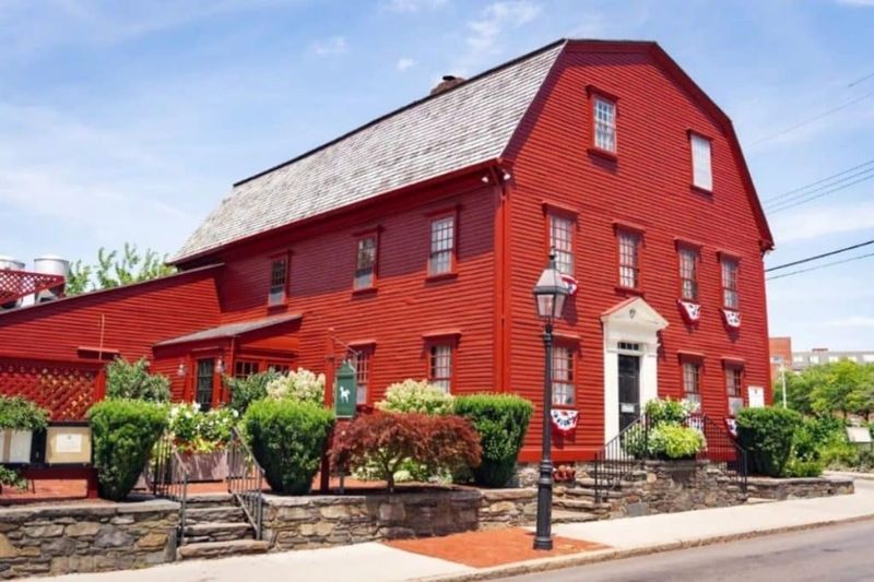 Rhode Island: The White Horse Tavern