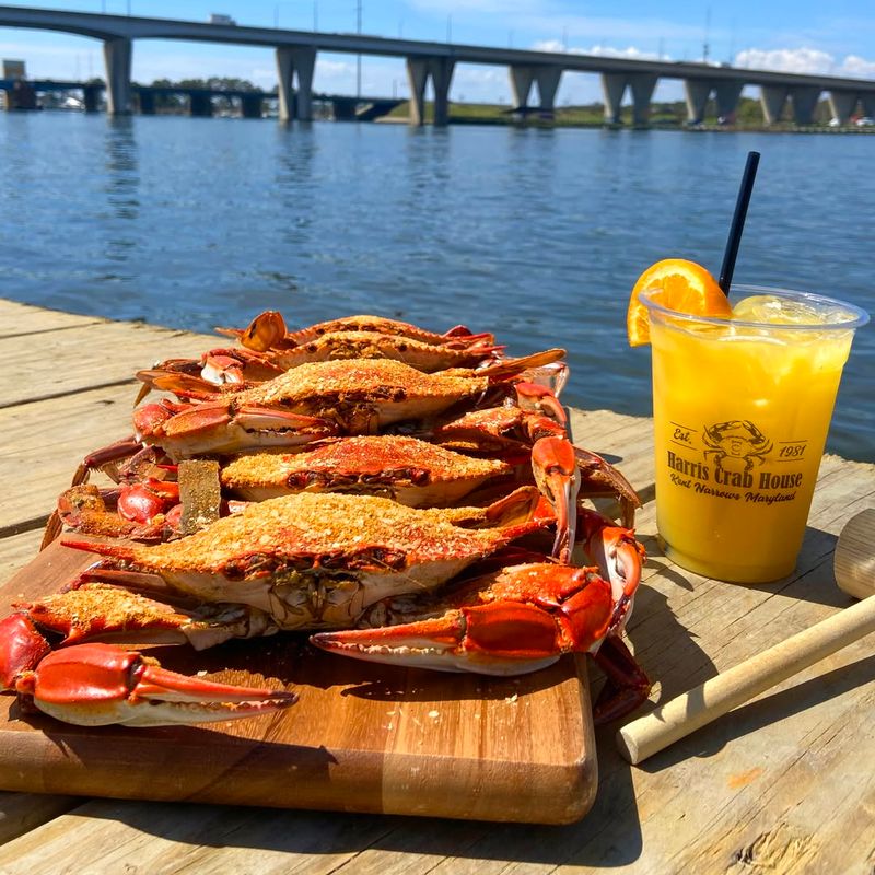 Harris Crab House — Grasonville (Kent Narrows)