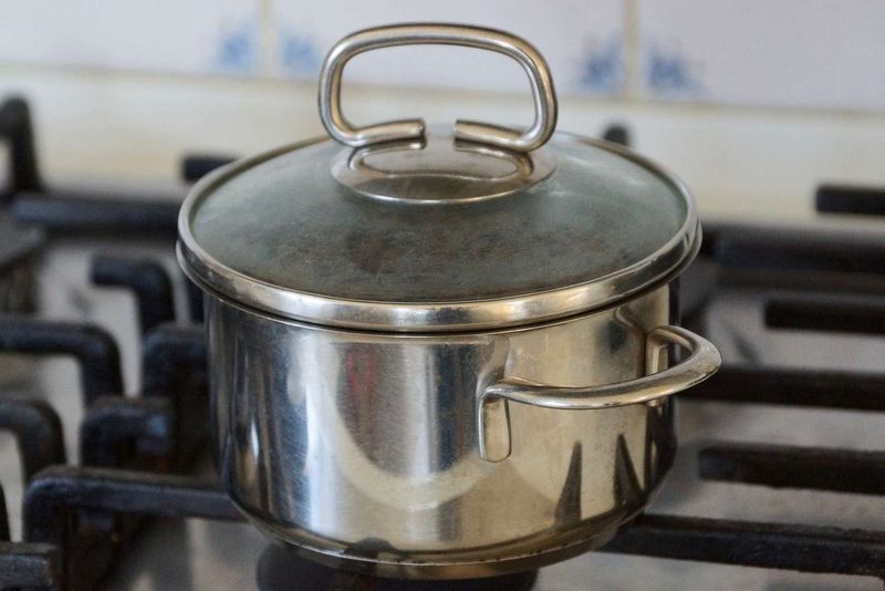 Using Aluminum Cookware for Sauces