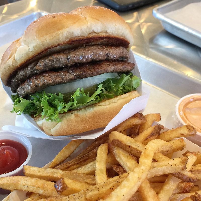 Arizona - The Stand Arcadia Burger with Green Chile Garlic Fries