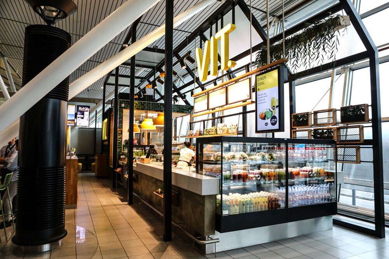 Amsterdam Schiphol (AMS)