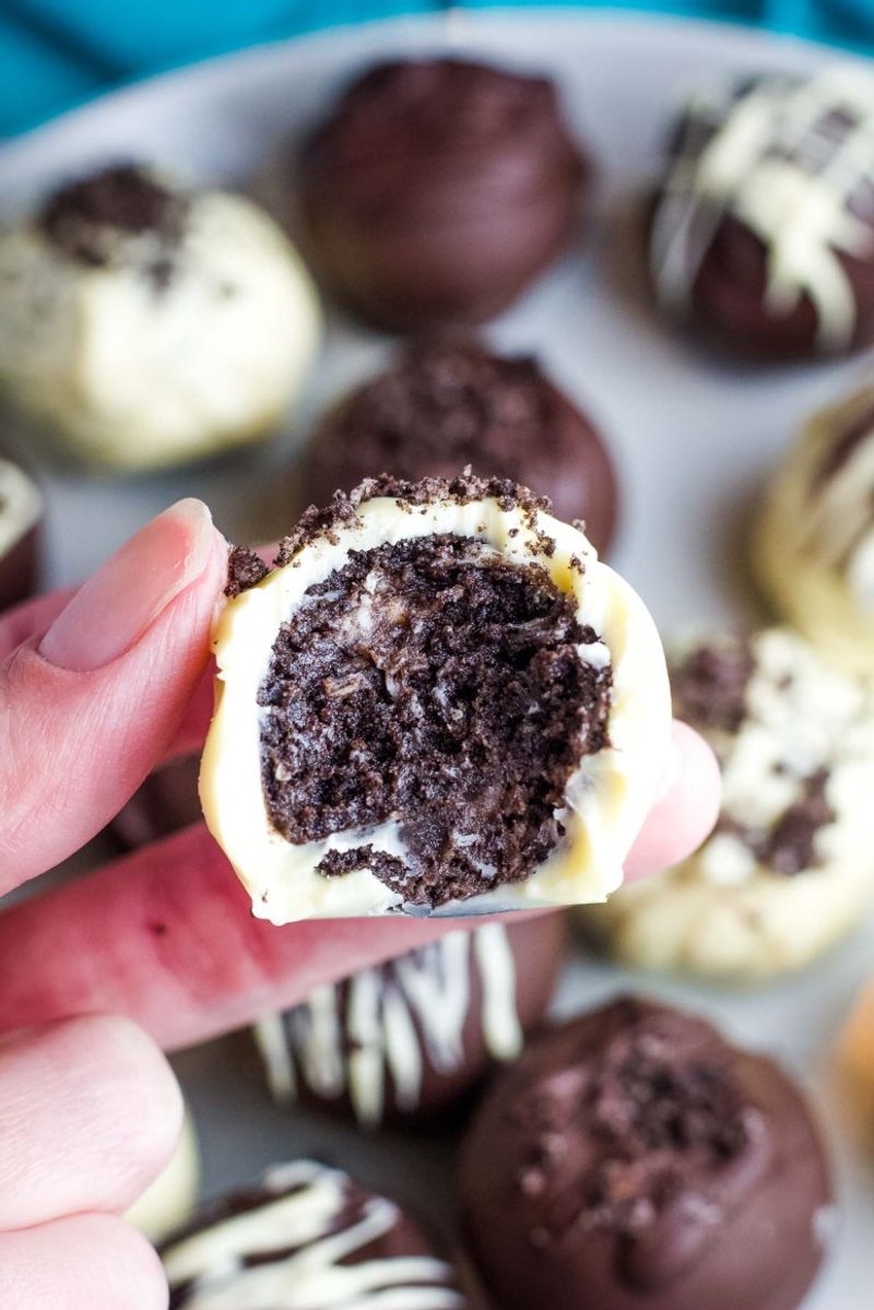 Oreo Cheesecake Balls