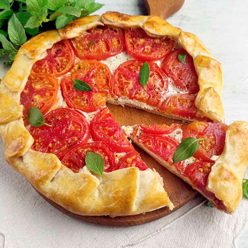 Baked Boursin and Tomato Crescent Ring