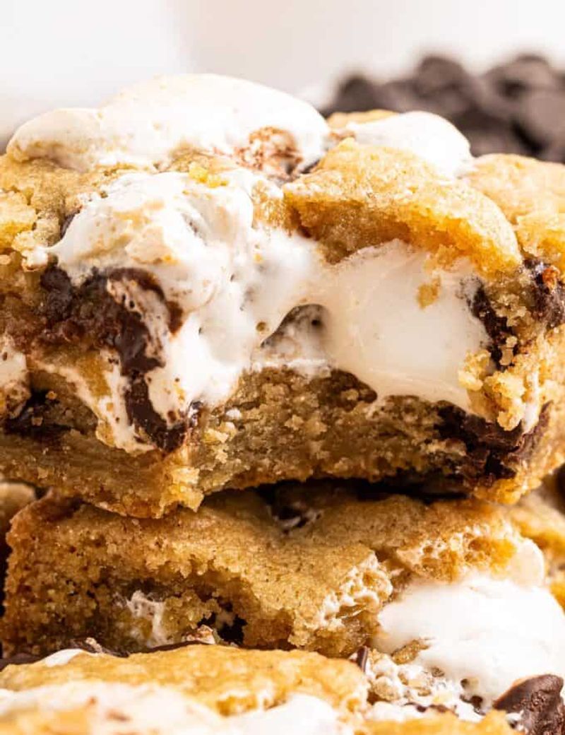 S’mores Cookie Bars