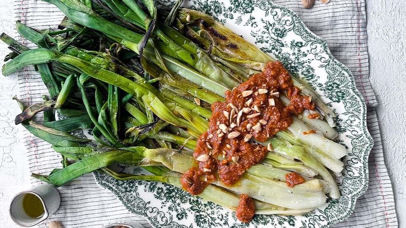 Calçots with Romesco