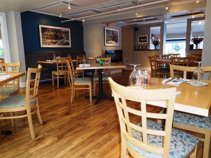 New Hampshire — White Pine Table, Peterborough