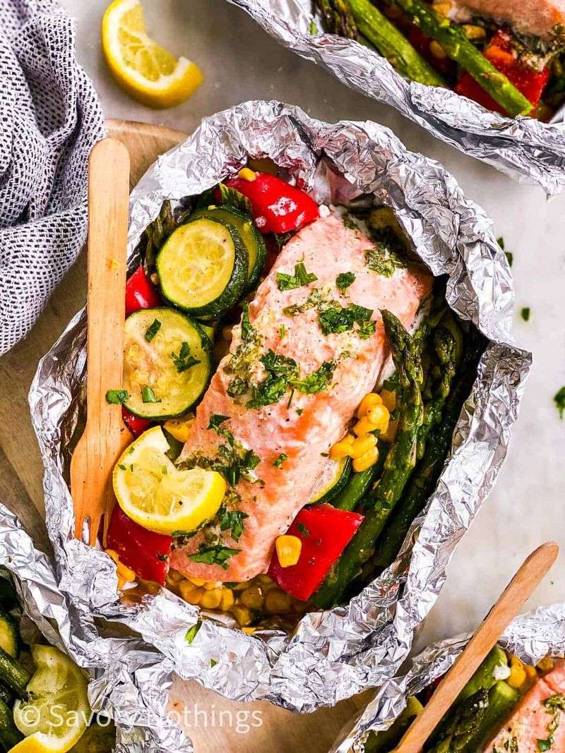 Foil packet fish with vegetables