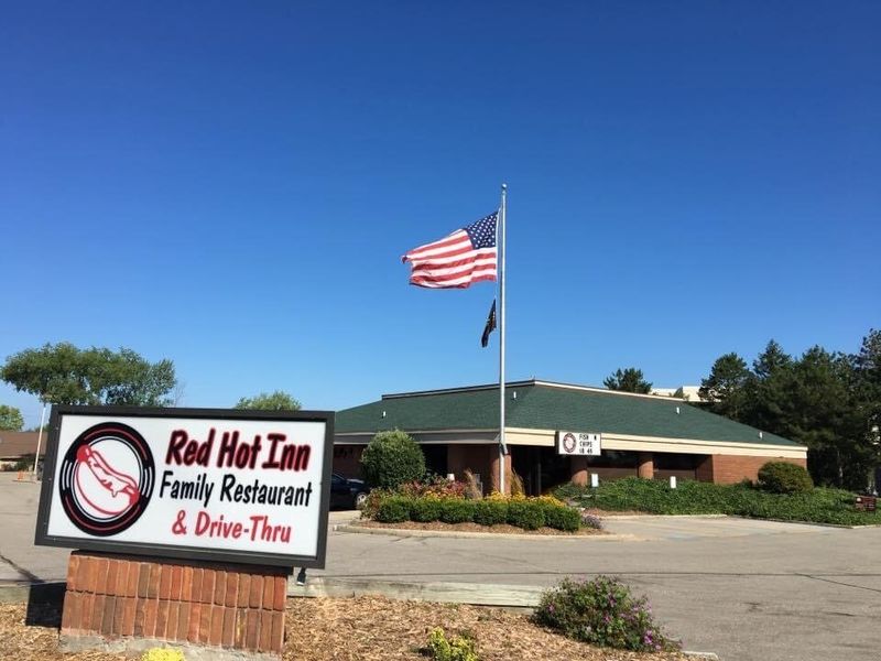 Red Hot Inn - Grand Rapids