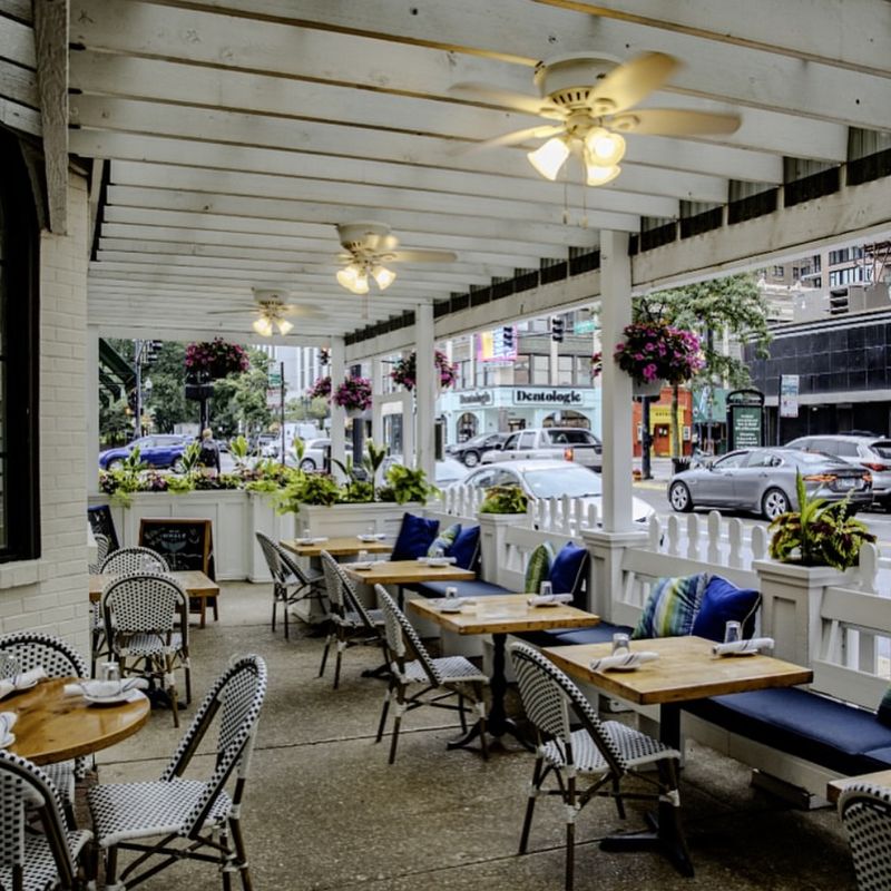 Chicago Q: Gold Coast's Hidden Gem