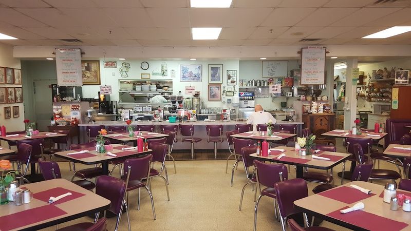 Lou’s Diner